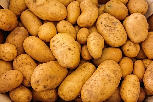 Cooking Time for Boiling Potatoes: Perfect for Mashing, Smashing, and Salad