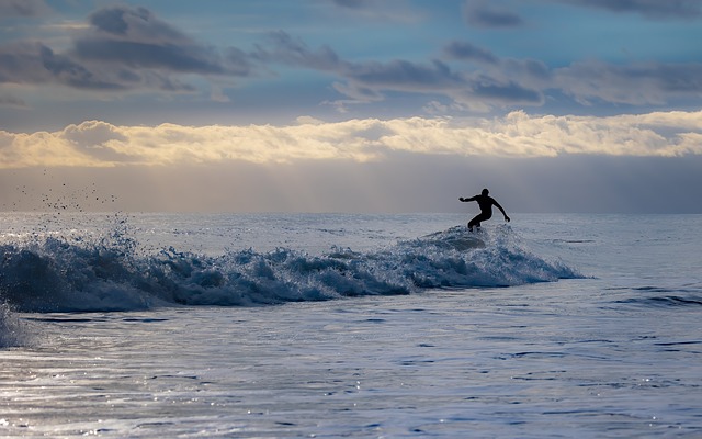 Learning to Surf Pipeline with Jade Darmawangsa